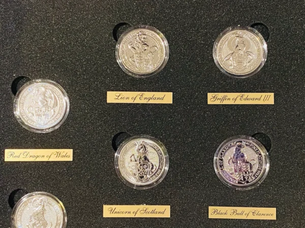 Queen’s Beasts 1 Oz Platinum 11 Coin set complete collection with Custom Box - Image 2