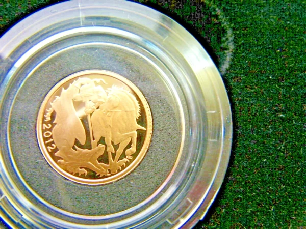 +GOLD PROOF 5 COIN SET 2012  £5.£2,SOV,1/2SOV,1/4SOV MINT AS STRUCK   CERT 291 - Image 6