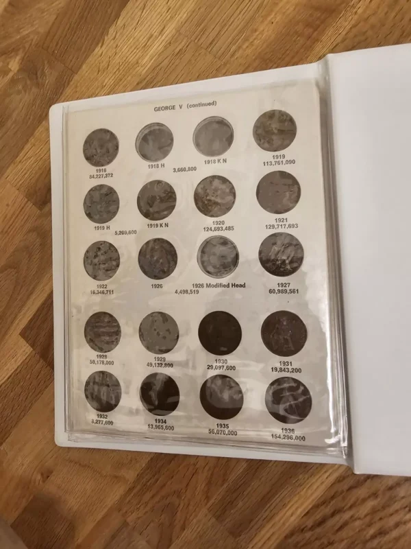 Original One Penny Coin  Pennies Of Great Britain 1902 To 1936.  Set